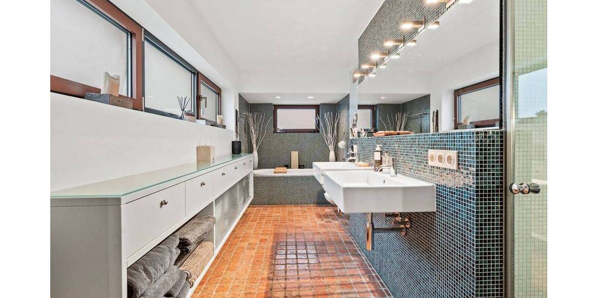 Einfamilienhaus Konstanz Petershausen - 5 Zimmer, 253 m&sup2;, 1.750.000&euro; | Angebot:25780224