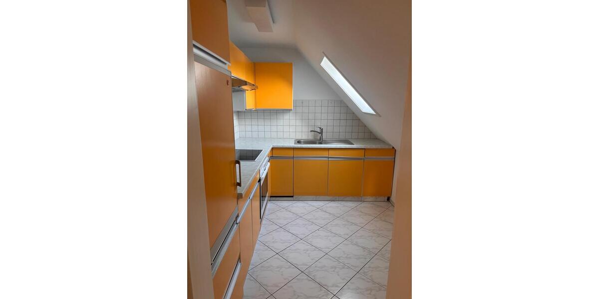 Dachgeschoßwohnung Friedrichshafen - 3 Zimmer, 62 m&sup2;, 1.100&euro; | Angebot:25472491