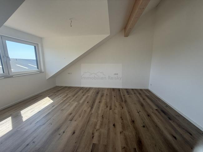 Dachgeschoßwohnung Heiligenberg - 3 Zimmer, 112 m&sup2;, 1.230&euro; | Angebot:26727638