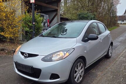 Mazda 2 142.857 km 3.290 &euro; Meckenbeuren 88074