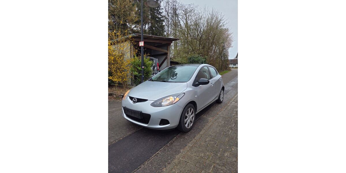 Mazda 2 142.857 km 3.490 &euro; Meckenbeuren 88074