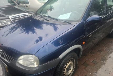 Opel Corsa 96.000 km 1.799 &euro; Friedrichshafen 88046