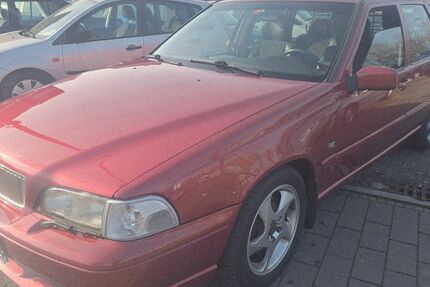 Volvo V70 318.000 km 9.999 &euro; Friedrichshafen 88046