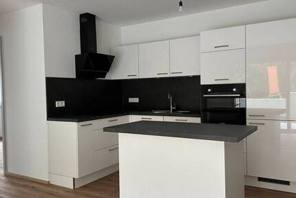 Wohnung Ravensburg Innenstadt - 4 Zimmer, 94 m&sup2;, 1.700&euro; | Angebot:26472850