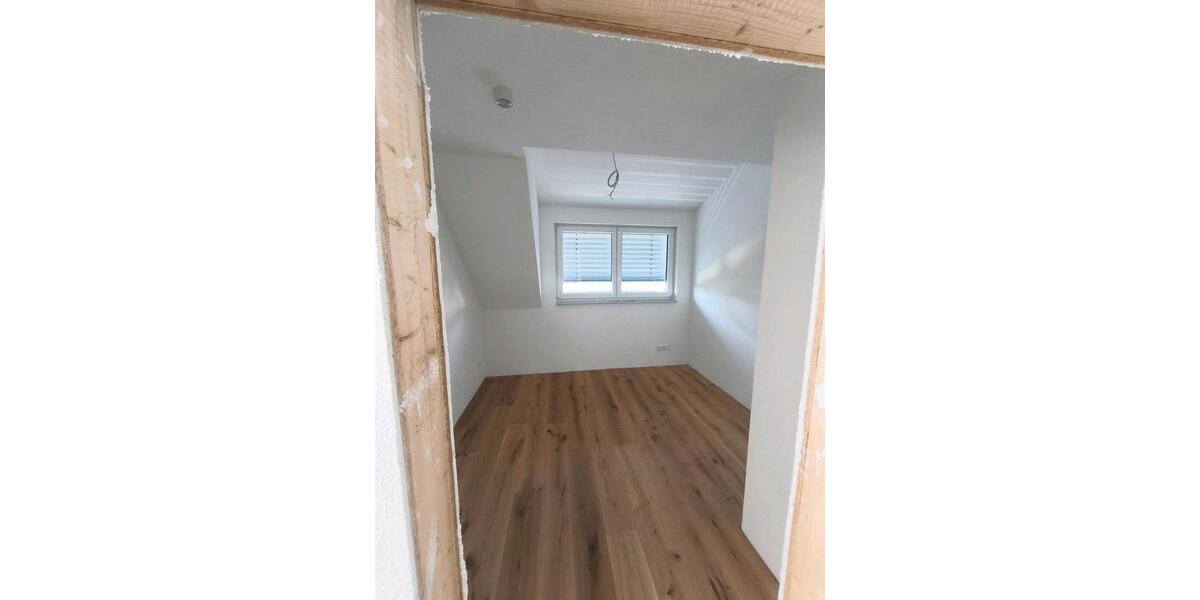 Dachgeschoßwohnung Horgenzell - 2.5 Zimmer, 71 m&sup2;, 1.450&euro; | Angebot:26522086