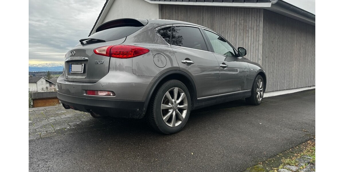INFINITI EX 37 175.826 km 11.999 &euro; Markdorf 88677