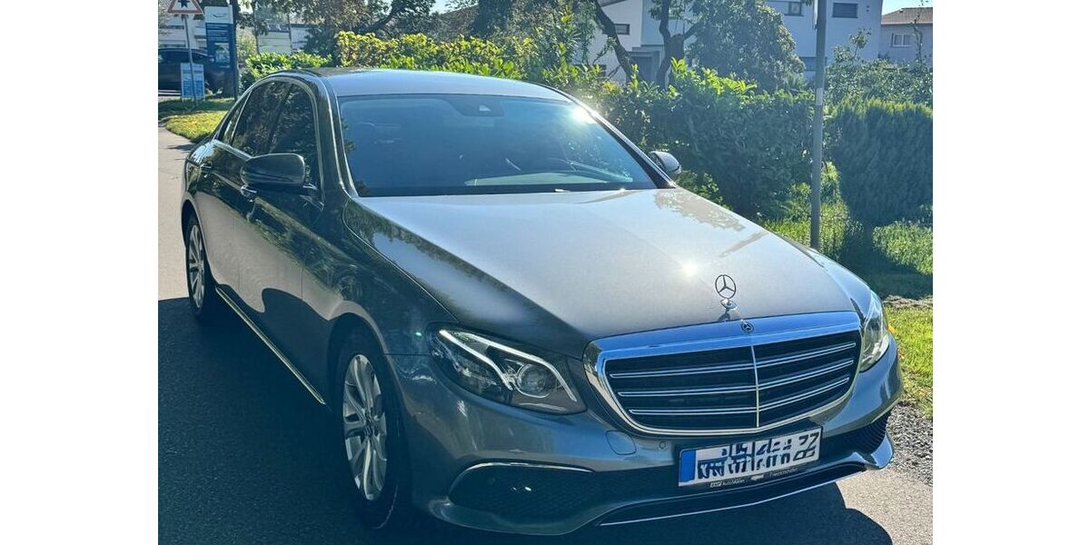 Mercedes-Benz E 220 99.900 km 26.999 &euro; Friedrichshafen 88045