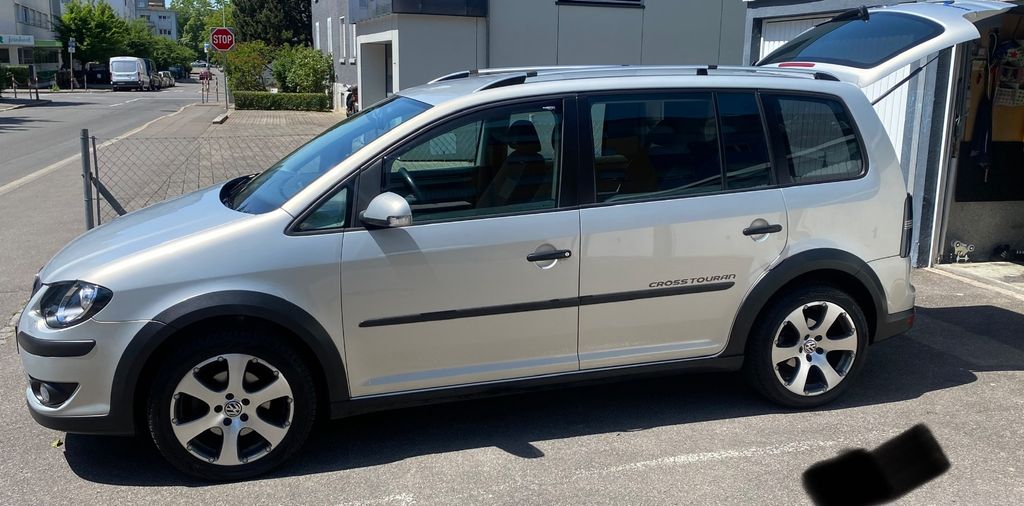VW Touran 93.000 km 7.500 &euro; Konstanz 78467