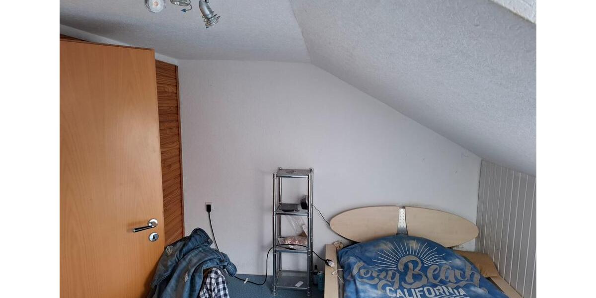 Dachgeschoßwohnung Ravensburg Galgenhalde - 2.5 Zimmer, 67 m&sup2;, 750&euro; | Angebot:25982350