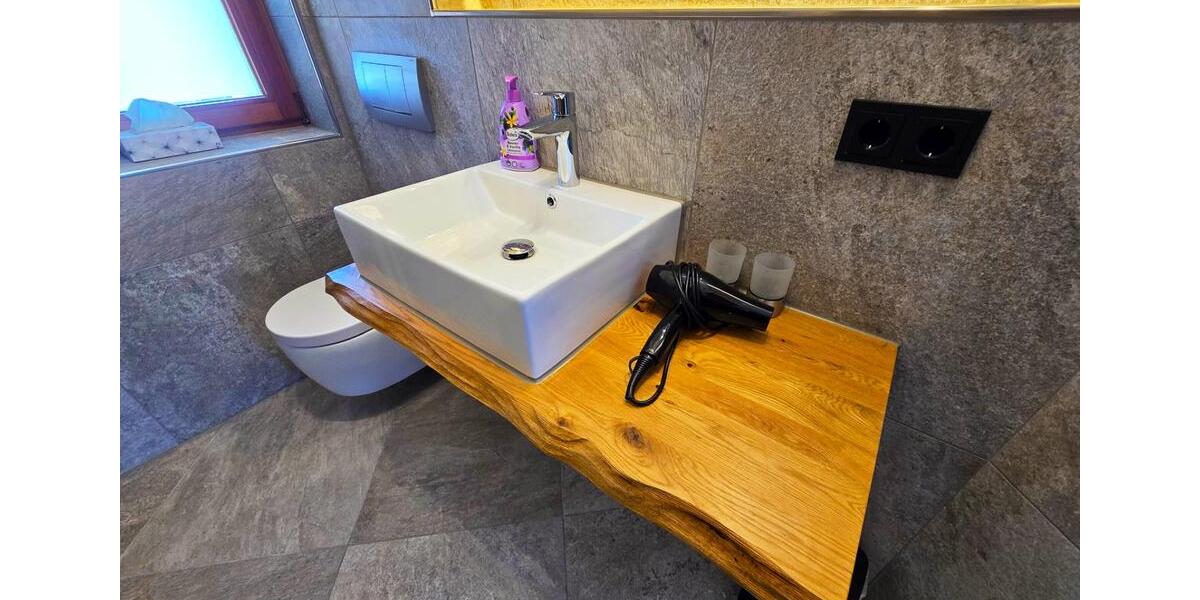 Dachgeschoßwohnung Meersburg - 2 Zimmer, 52 m&sup2;, 349.000&euro; | Angebot:27077312