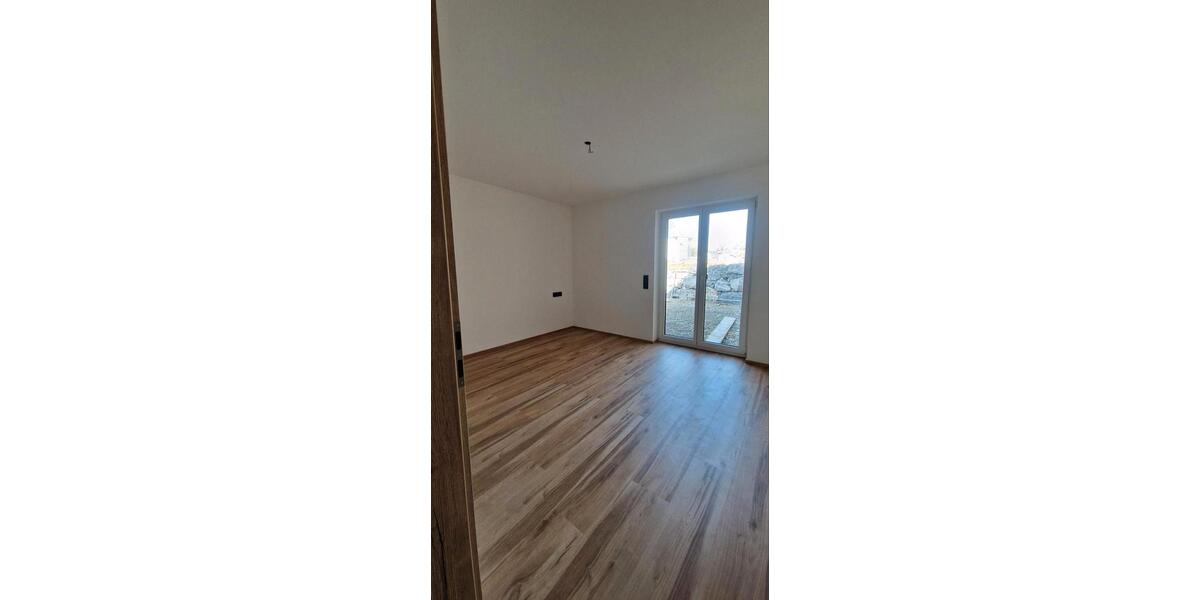 Erdgeschoßwohnung Fronreute - 4 Zimmer, 123 m&sup2;, 1.800&euro; | Angebot:25892610