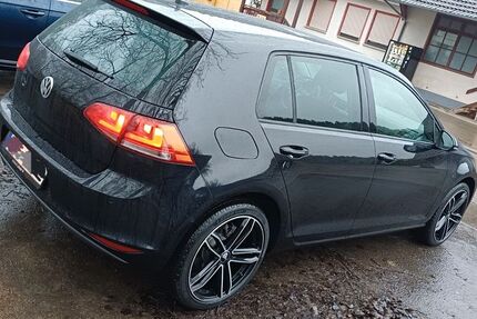 VW Golf 71.560 km 12.300 &euro; Überlingen 88662