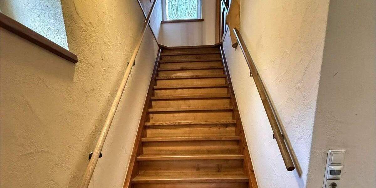 Mehrfamilienhaus, Wohnhaus Wilhelmsdorf Esenhausen - 4 Zimmer, 141 m&sup2;, 1.200&euro; | Angebot:25701172