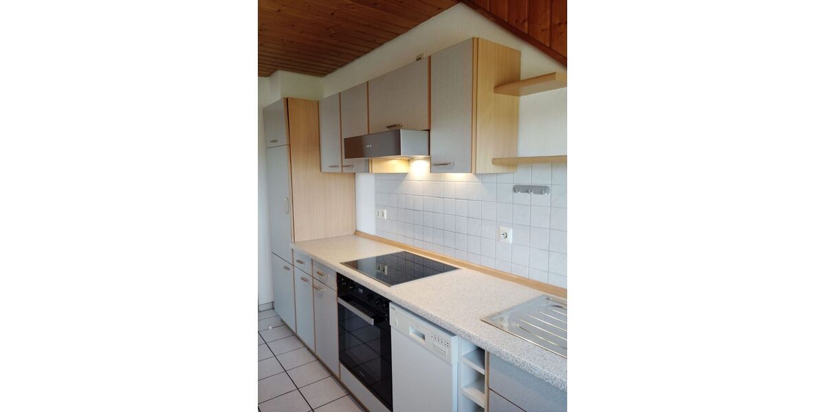 Stilvolle, neuwertige 3-Zimmer-DG-Wohnung mit Balkon und Einbauküche - Appartement Baindt Schachen | Angebot:26633728