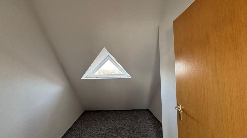 Dachgeschoßwohnung Uhldingen-Mühlhofen Mühlhofen - 3 Zimmer, 84 m&sup2;, 1.200&euro; | Angebot:25085107