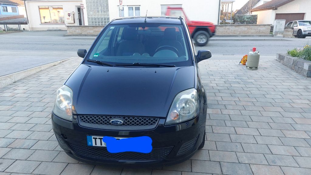 Ford Fiesta 209.000 km 1.295 &euro; Meckenbeuren 88074