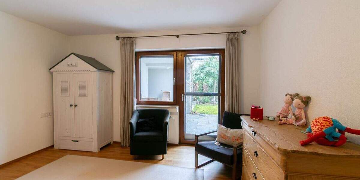 Einfamilienhaus Tettnang - 8 Zimmer, 270 m&sup2;, 2.600&euro; | Angebot:26594751