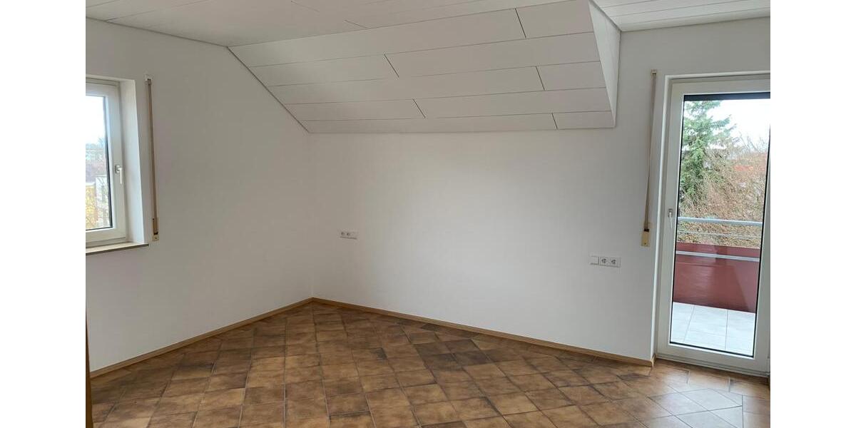 Dachgeschoßwohnung Friedrichshafen Allmannsweiler - 3 Zimmer, 100 m&sup2;, 1.280&euro; | Angebot:26325811