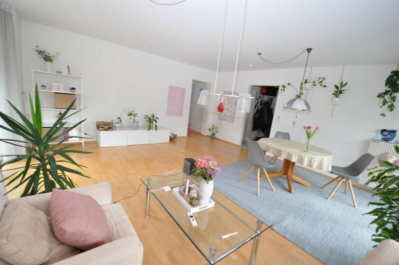 Etagenwohnung Konstanz Allmannsdorf - 3 Zimmer, 81 m&sup2;, 1.300&euro; | Angebot:26082986