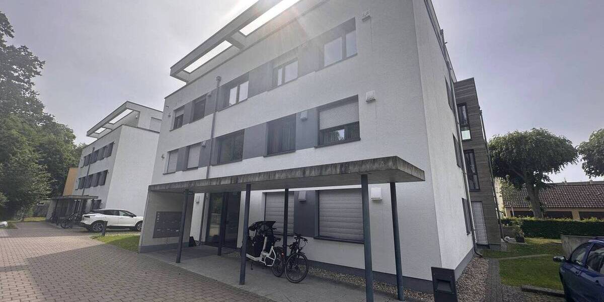 Etagenwohnung Friedrichshafen Zeppelindorf - 3 Zimmer, 101 m&sup2;, 1.690&euro; | Angebot:26891616