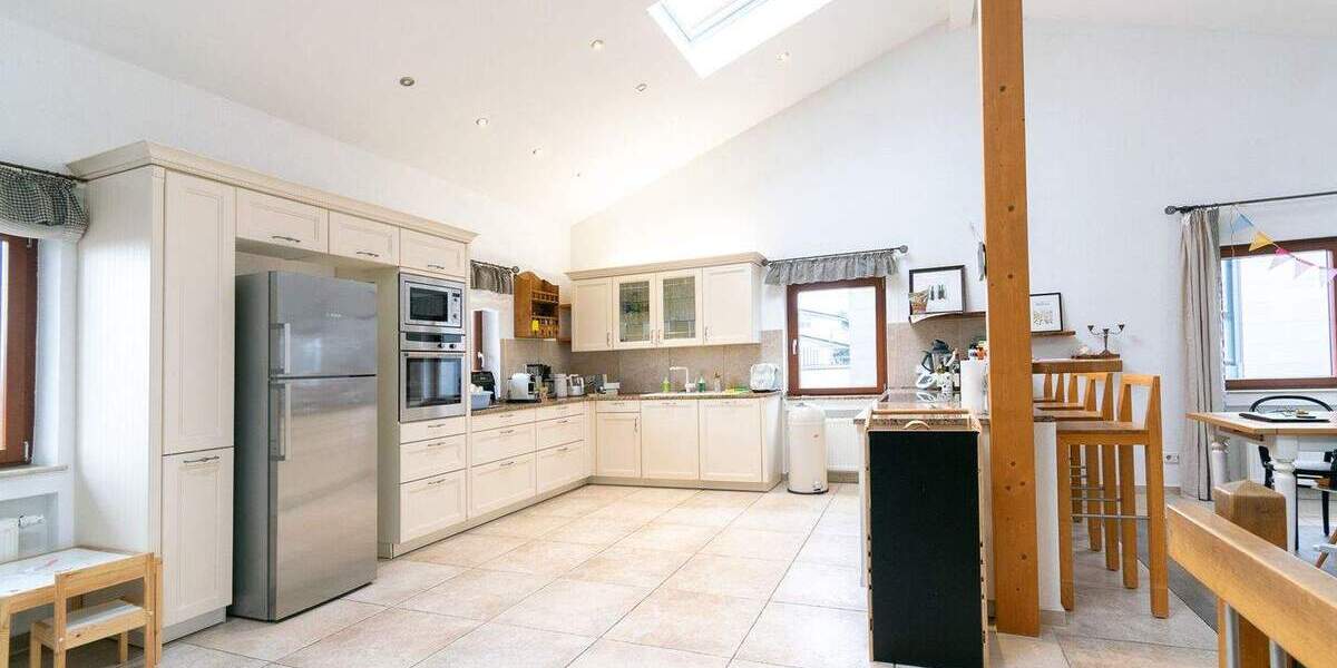 Einfamilienhaus Tettnang - 8 Zimmer, 270 m&sup2;, 2.900&euro; | Angebot:25726019