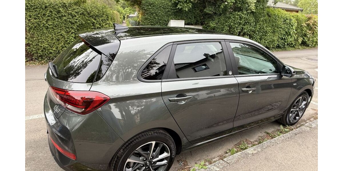 Hyundai i30 111.673 km 16.900 &euro; Friedrichshafen 88046