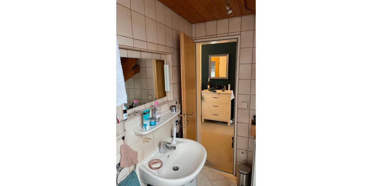 Dachgeschoßwohnung Salem - 2.5 Zimmer, 85 m&sup2;, 880&euro; | Angebot:26447018