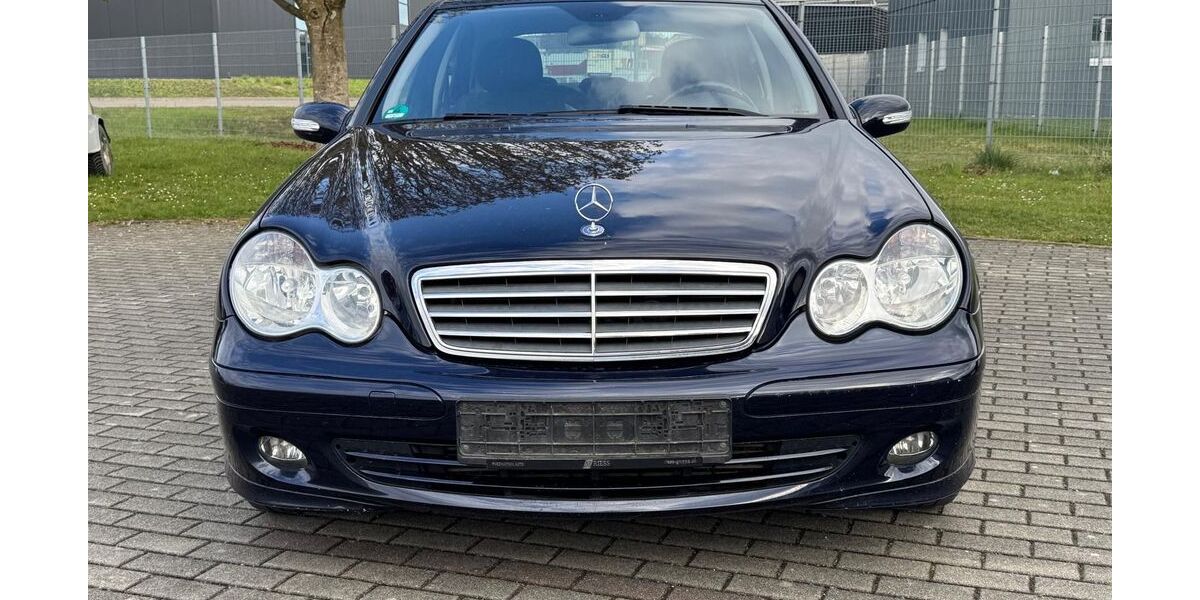 Mercedes-Benz C 220 299.865 km 2.390 &euro; Meckenbeuren 88074