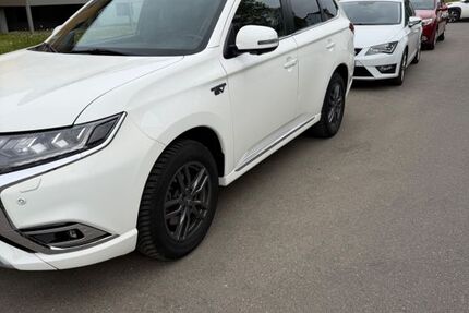 Mitsubishi Outlander 86.000 km 18.500 &euro; friedrichshafen 88048