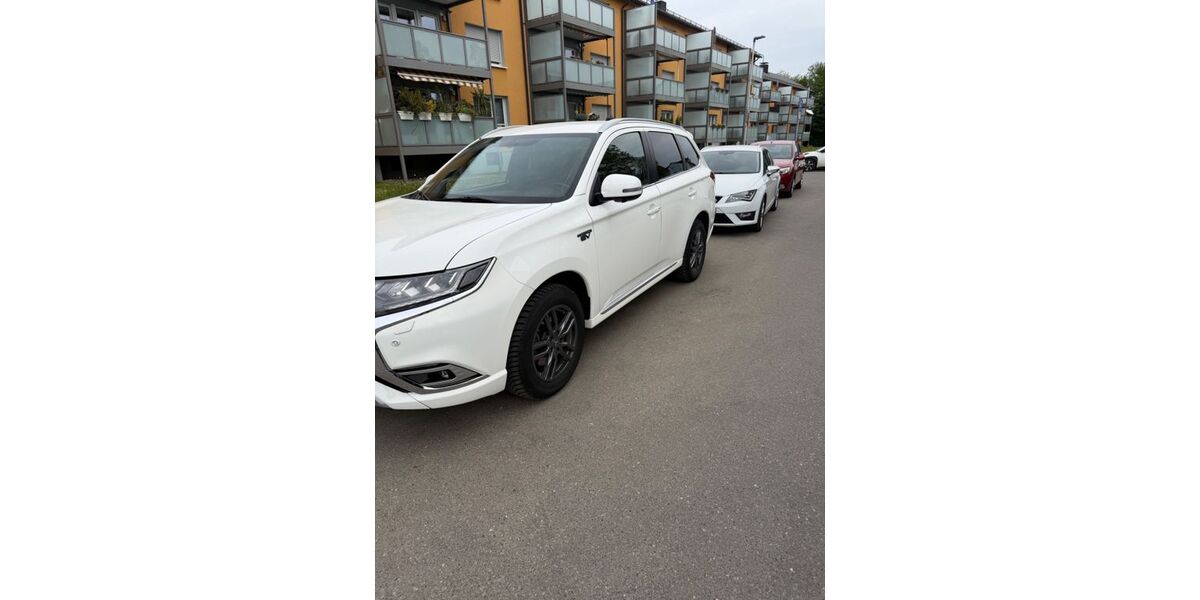 Mitsubishi Outlander 86.000 km 18.500 &euro; friedrichshafen 88048