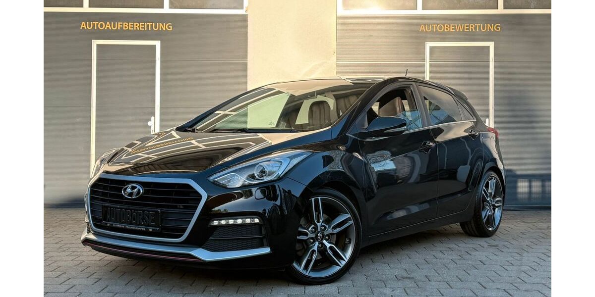 Hyundai i30 146.000 km 8.900 &euro; Friedrichshafen 88045