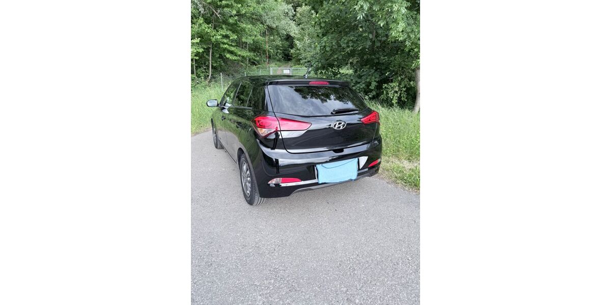 Hyundai i20 54.500 km 11.000 &euro; Friedrichshafen 88048