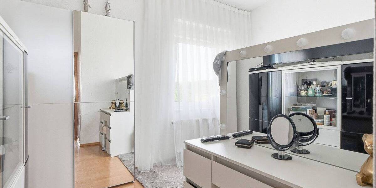 Etagenwohnung Friedrichshafen - 3 Zimmer, 74 m&sup2;, 329.000&euro; | Angebot:26778604