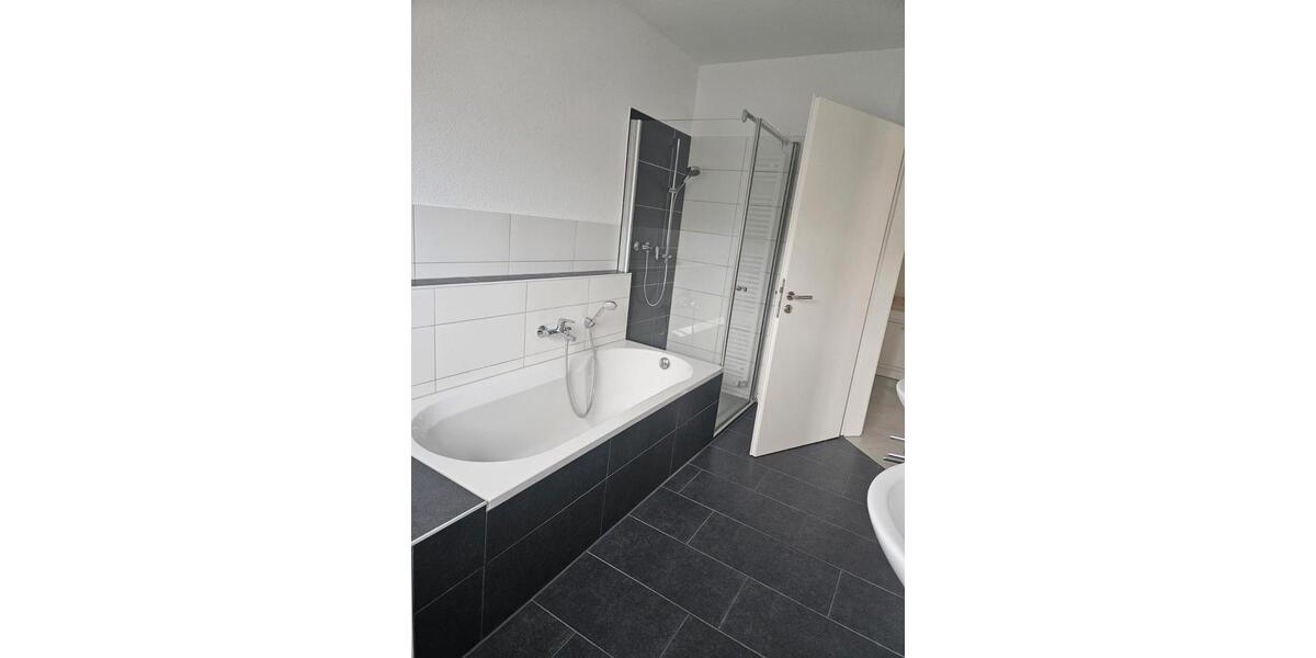 Dachgeschoßwohnung Ravensburg Galgenhalde - 4 Zimmer, 120 m&sup2;, 1.210&euro; | Angebot:26033396