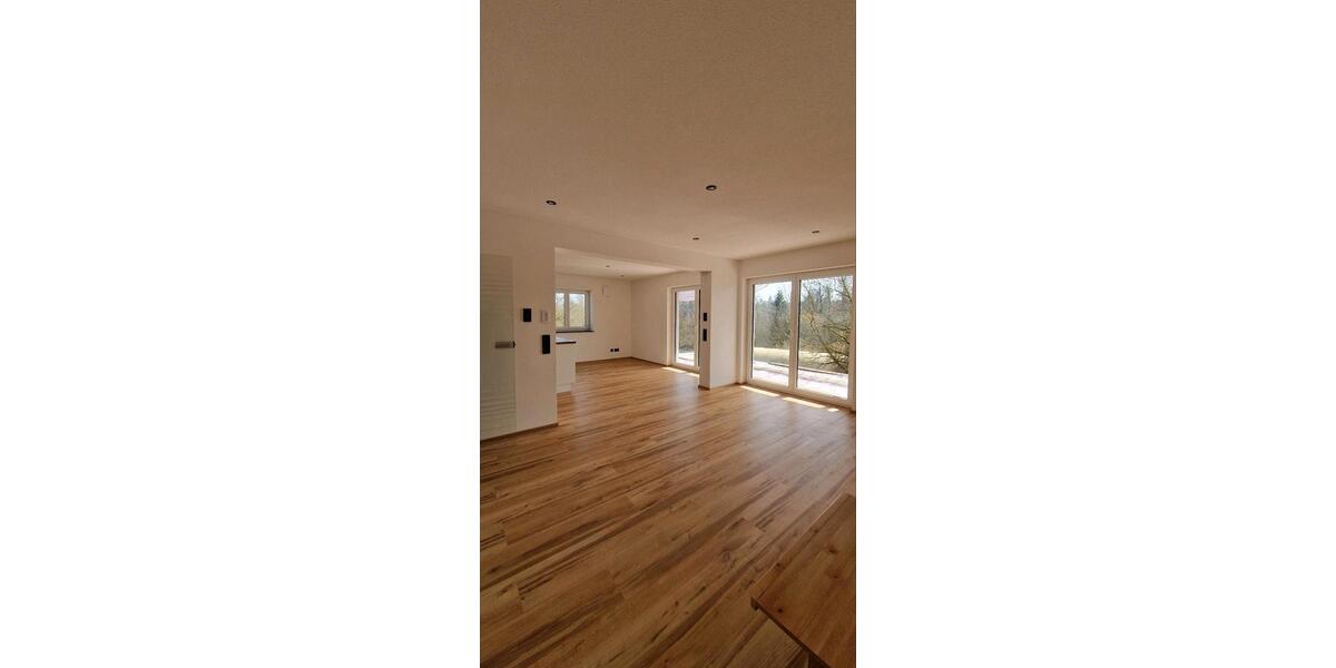 Erdgeschoßwohnung Weingarten - 4 Zimmer, 123 m&sup2;, 1.800&euro; | Angebot:25875408