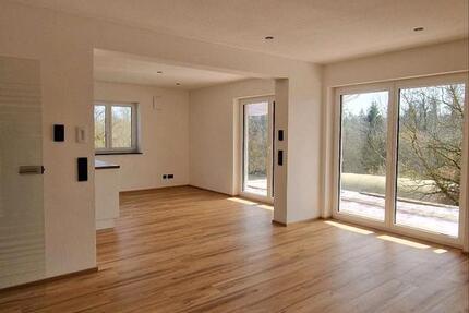 Wohnung Weingarten - 4 Zimmer, 123 m&sup2;, 1.800&euro; | Angebot:25875408