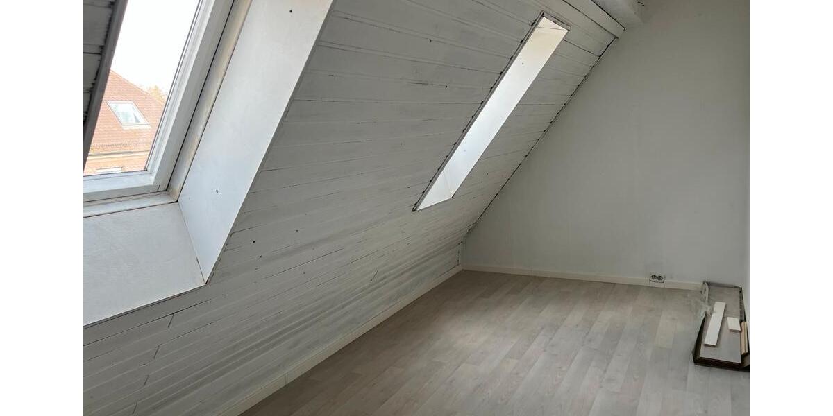 Dachgeschoßwohnung Ravensburg Eschach - 3.5 Zimmer, 102 m&sup2;, 415.000&euro; | Angebot:26820067