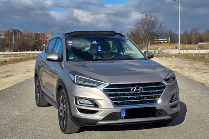 Hyundai TUCSON 68.000 km 19.500 &euro; Friedrichshafen 88045