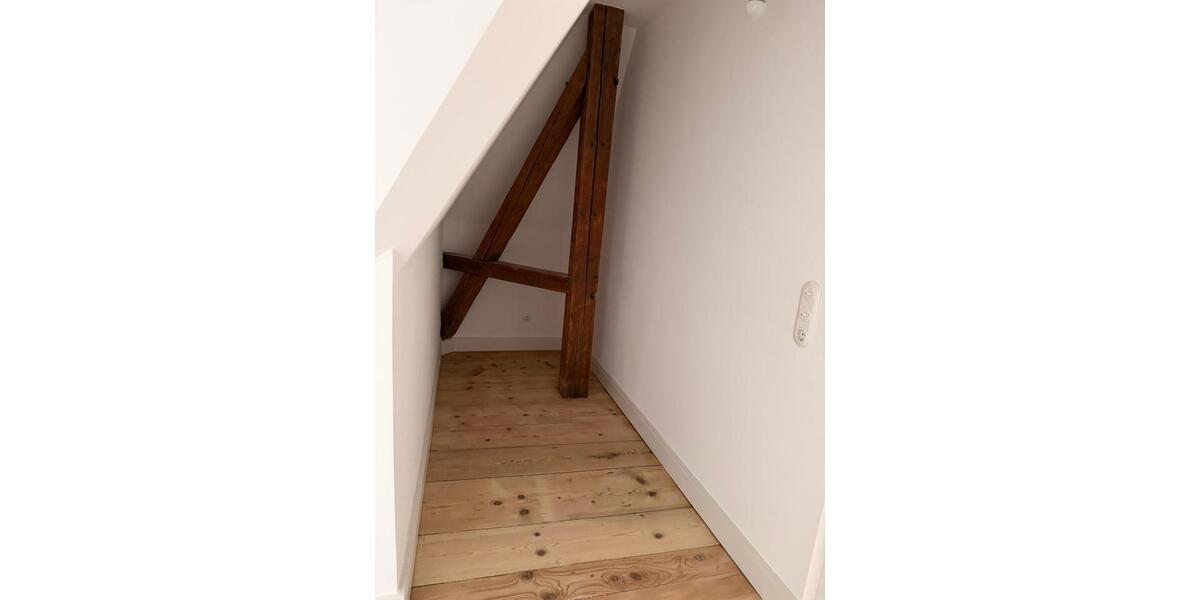 Dachgeschoßwohnung Ravensburg - 5 Zimmer, 153 m&sup2;, 2.475&euro; | Angebot:25851468