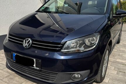 VW Touran 131.000 km 10.799 &euro; Weingarten 88250