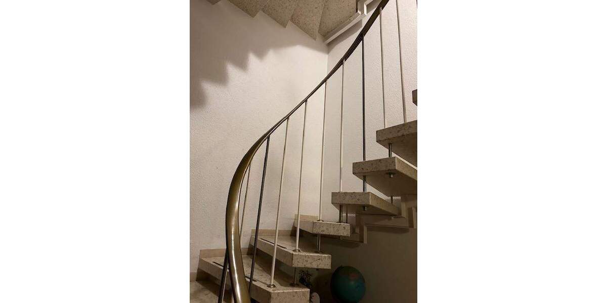 Mehrfamilienhaus, Wohnhaus Vogt - 9 Zimmer, 250 m&sup2;, 550.000&euro; | Angebot:25773541