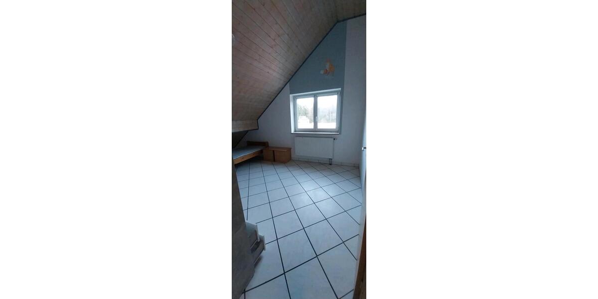 Dachgeschoßwohnung Eriskirch - 3 Zimmer, 66 m&sup2;, 1.100&euro; | Angebot:25446980