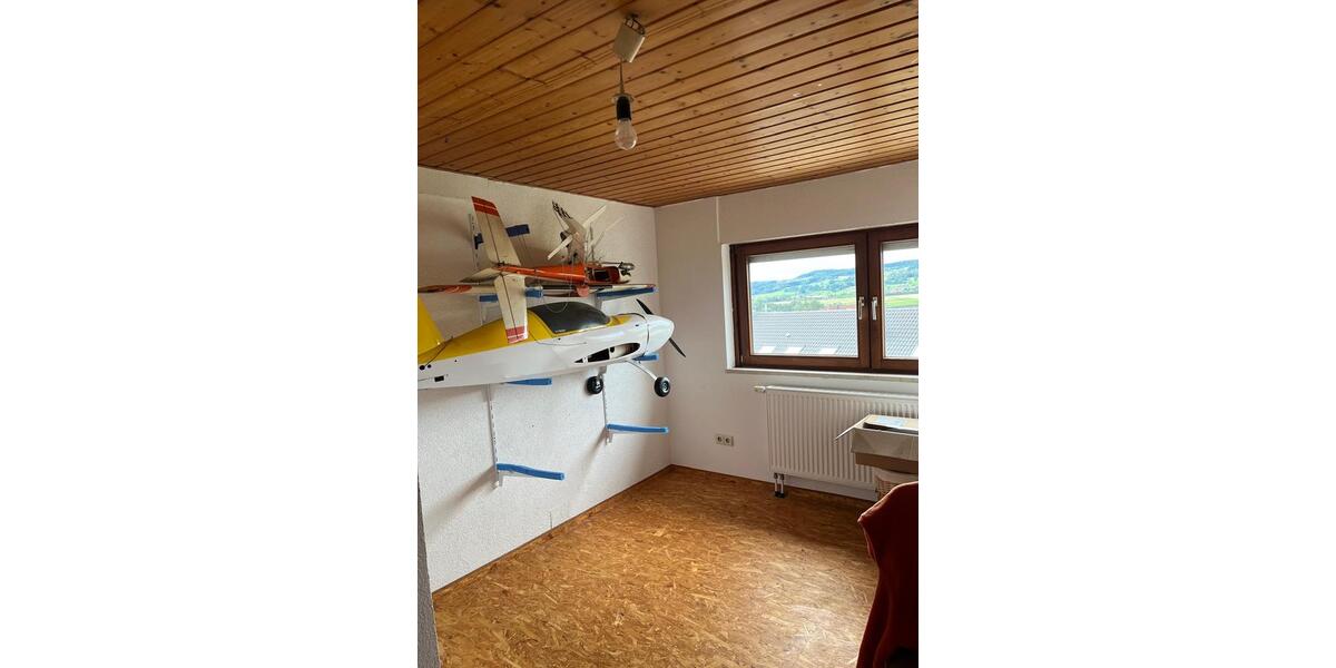 Doppelhaushälfte Wilhelmsdorf - 5 Zimmer, 130 m&sup2;, 350.000&euro; | Angebot:26045373