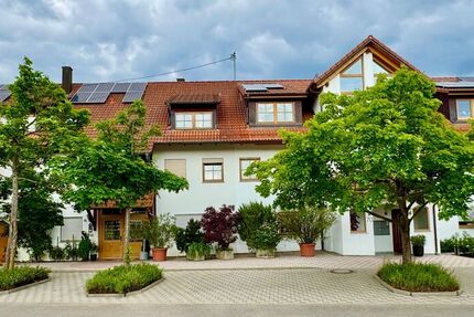 Stilvolle, neuwertige 3-Zimmer-DG-Wohnung mit Balkon und Einbauküche - Wohnung Baindt Schachen | Angebot:26633728