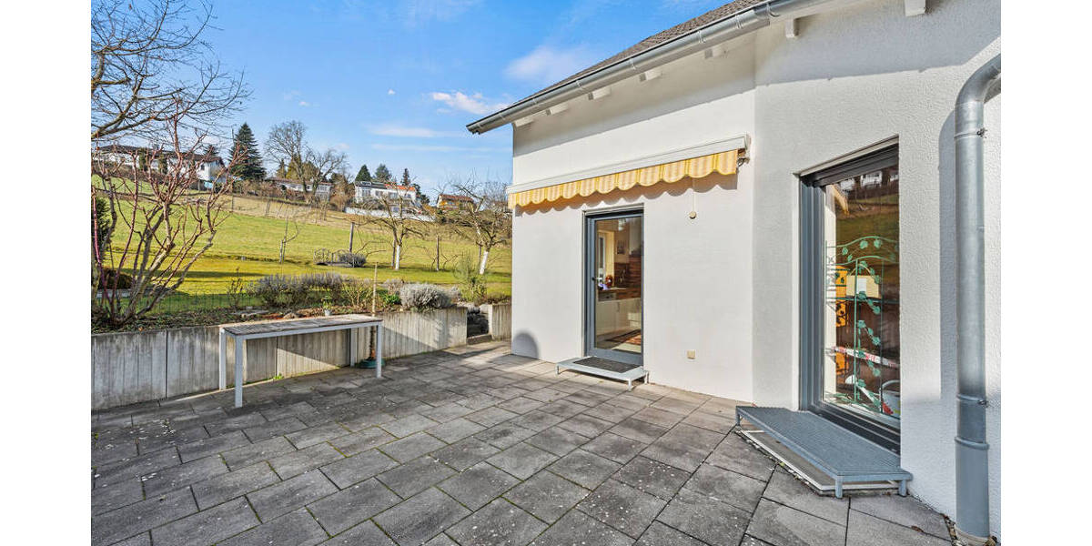Einfamilienhaus Berg Vorberg - 7 Zimmer, 237 m&sup2;, 1.090.000&euro; | Angebot:25663671