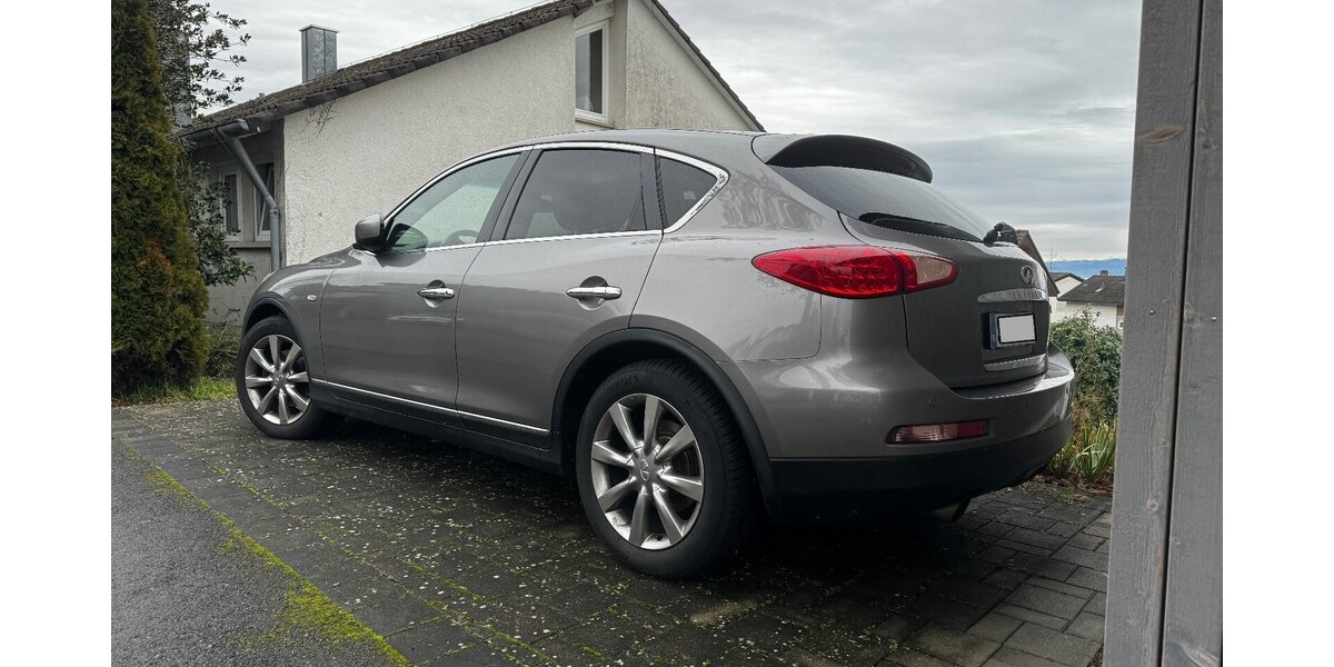 INFINITI EX 37 175.826 km 11.999 &euro; Markdorf 88677