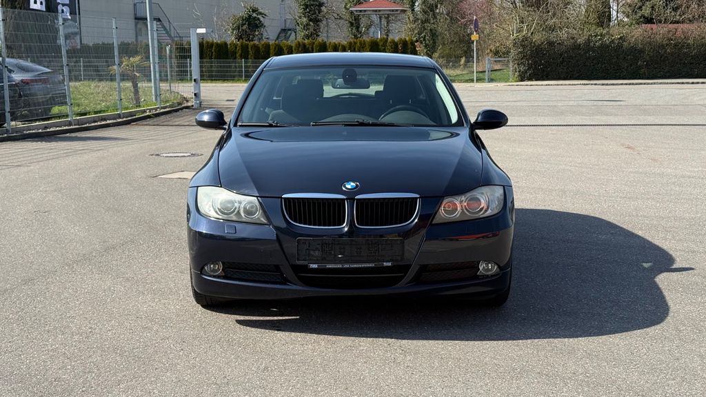 BMW 320 223.564 km 2.490 &euro; Meckenbeuren 88074