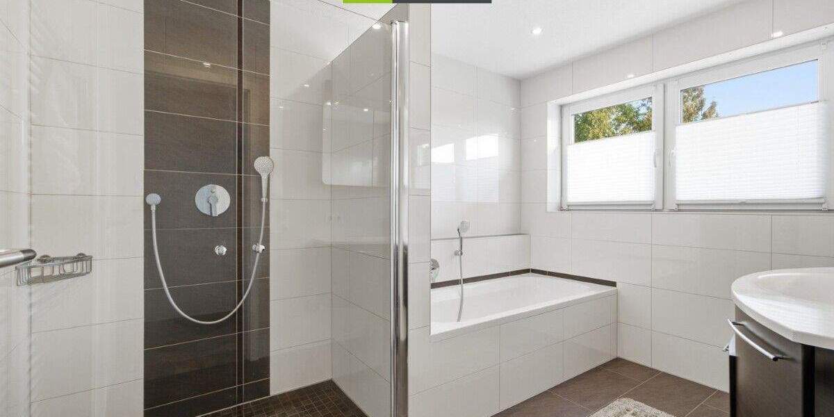 Mehrfamilienhaus, Wohnhaus Meckenbeuren - 8 Zimmer, 224 m&sup2;, 1.150.000&euro; | Angebot:25693715