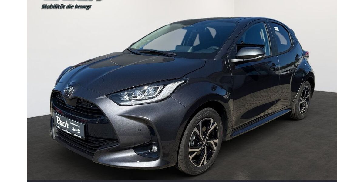 Toyota Yaris 2.500 km 27.330 &euro; Friedrichshafen 88046