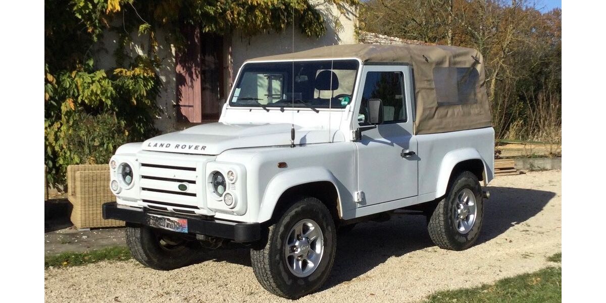 Land Rover Defender 64.000 km 38.500 &euro; Weingarten 88250